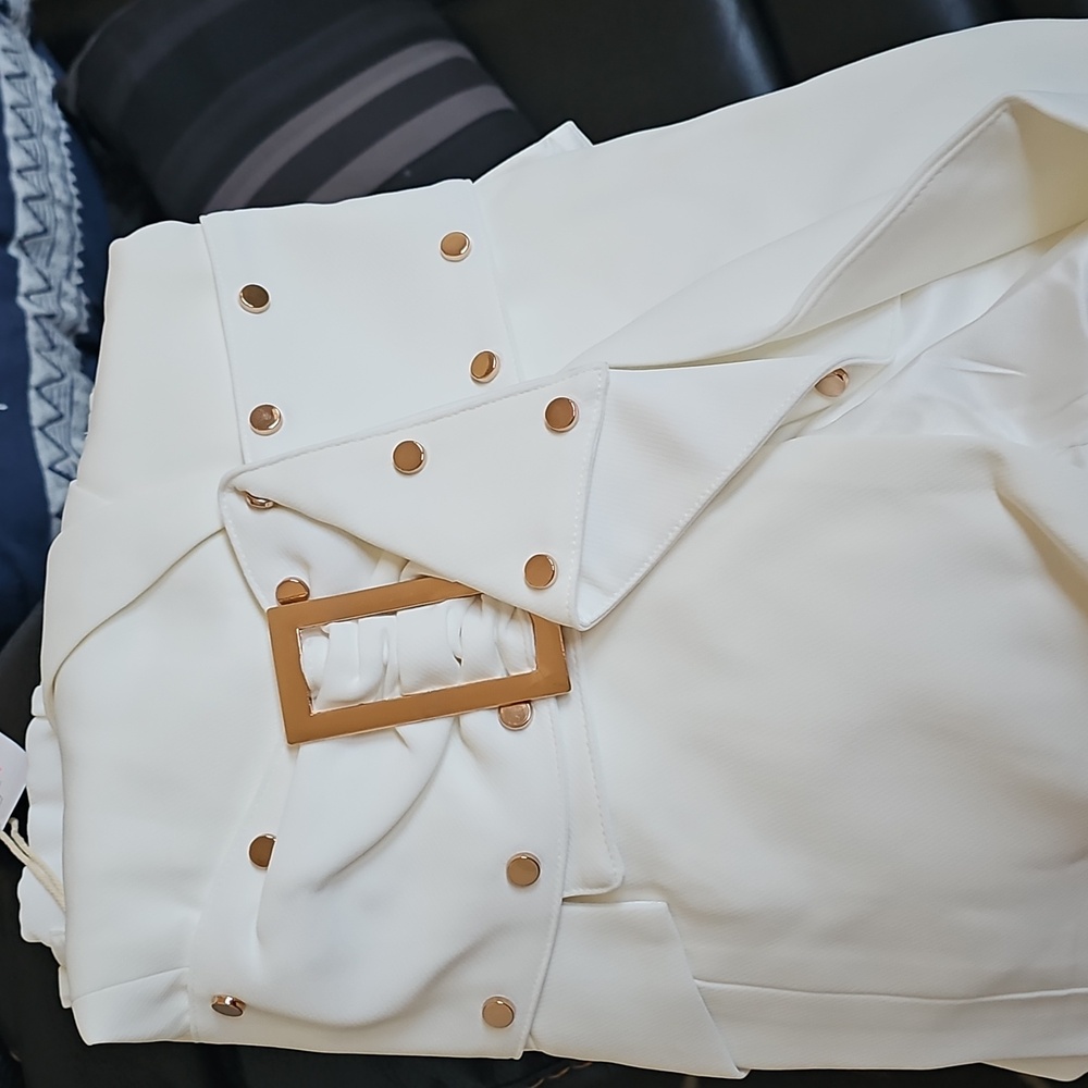 New Plus Size Ivory and Gold Suit - Picture 6 of 10